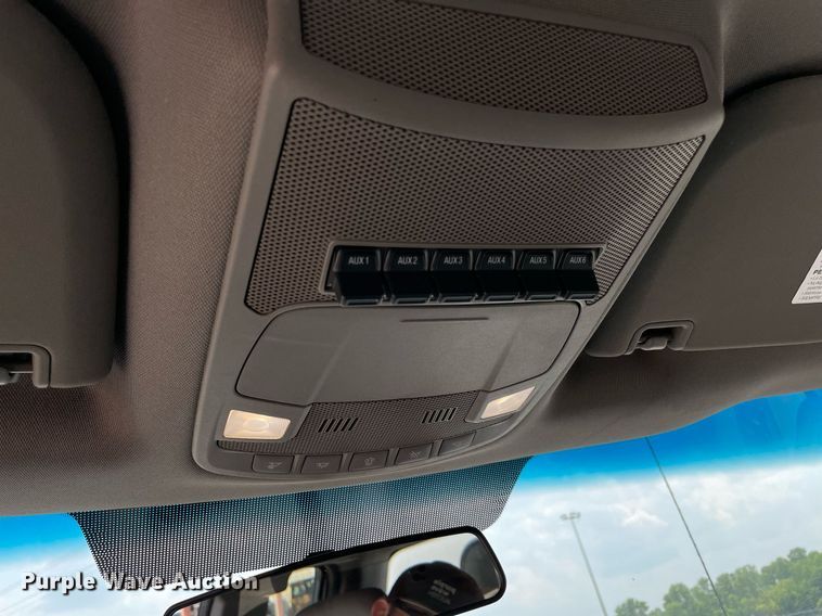 image for item DM0260 2018 Ford F250 Super Duty  SuperCab utility bed pickup truck