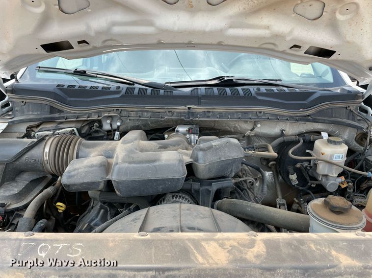 image for item DM0260 2018 Ford F250 Super Duty  SuperCab utility bed pickup truck