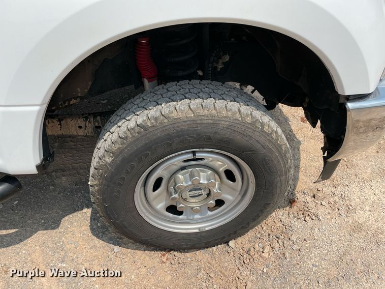 image for item DM0260 2018 Ford F250 Super Duty  SuperCab utility bed pickup truck