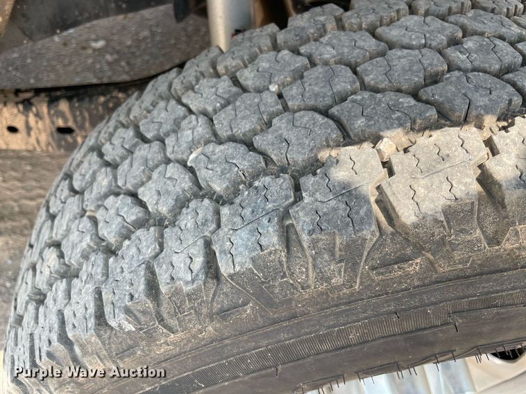 image for item DM0260 2018 Ford F250 Super Duty  SuperCab utility bed pickup truck