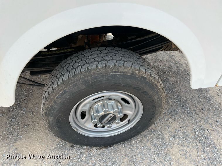 image for item DM0260 2018 Ford F250 Super Duty  SuperCab utility bed pickup truck