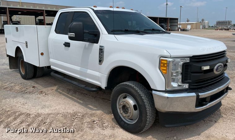 image for item DM0261 2017 Ford F350 Super Duty  SuperCab utility bed pickup truck