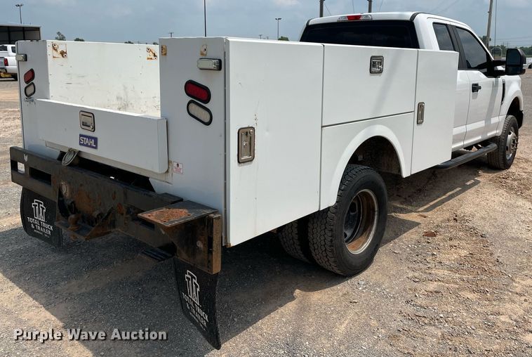 image for item DM0261 2017 Ford F350 Super Duty  SuperCab utility bed pickup truck