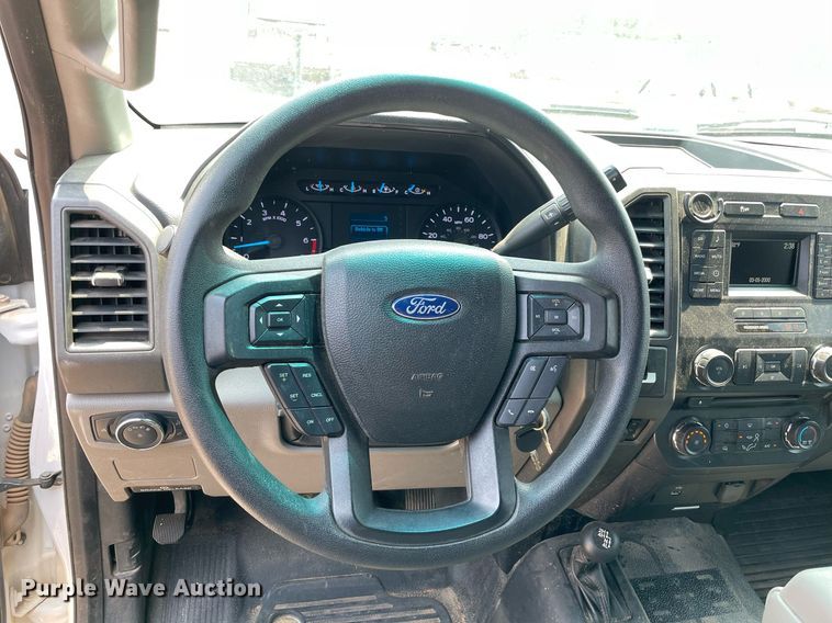 image for item DM0261 2017 Ford F350 Super Duty  SuperCab utility bed pickup truck