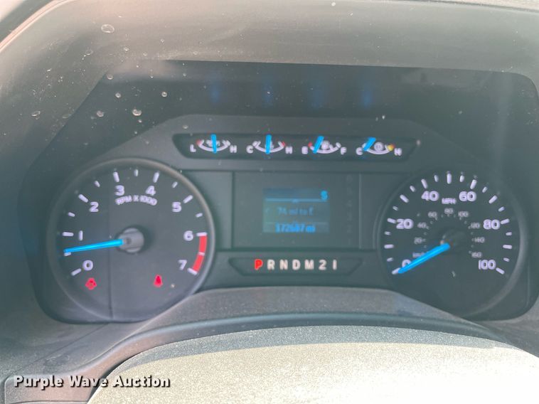 image for item DM0261 2017 Ford F350 Super Duty  SuperCab utility bed pickup truck