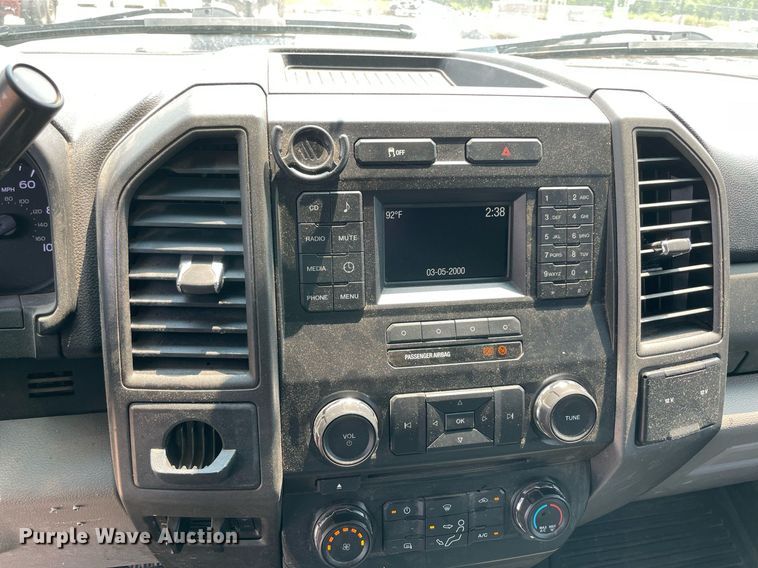 image for item DM0261 2017 Ford F350 Super Duty  SuperCab utility bed pickup truck