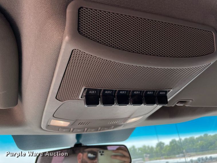 image for item DM0261 2017 Ford F350 Super Duty  SuperCab utility bed pickup truck