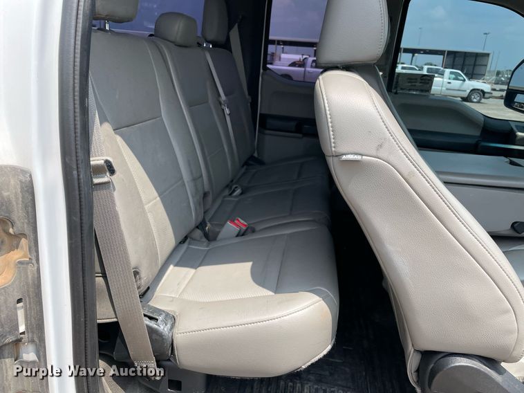 image for item DM0261 2017 Ford F350 Super Duty  SuperCab utility bed pickup truck