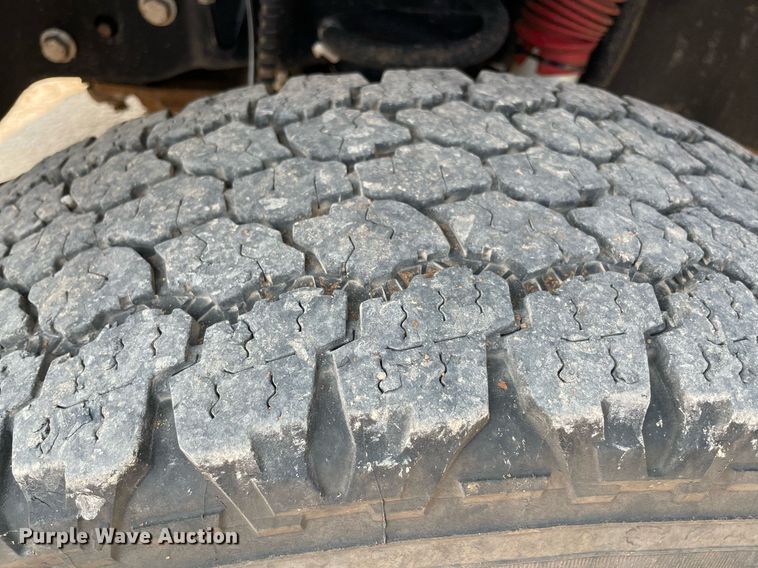 image for item DM0261 2017 Ford F350 Super Duty  SuperCab utility bed pickup truck