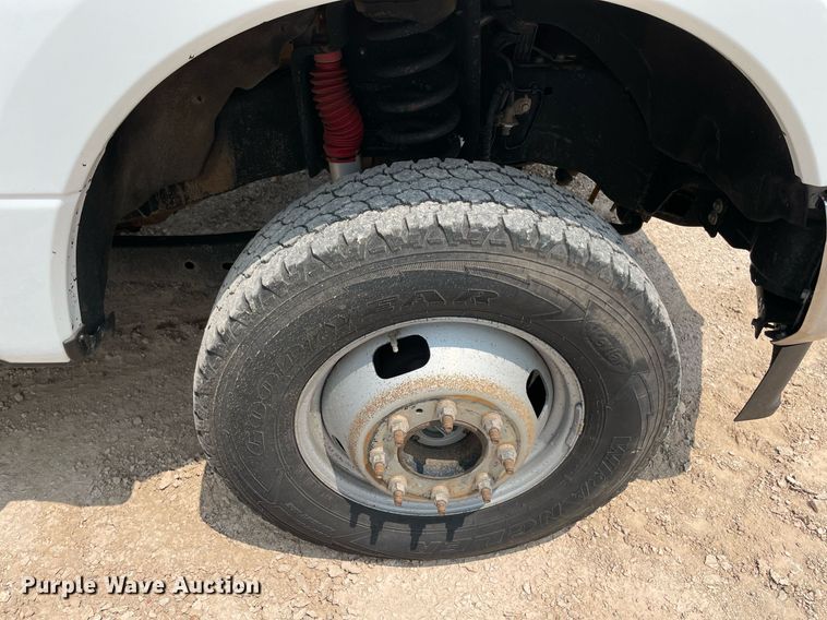 image for item DM0261 2017 Ford F350 Super Duty  SuperCab utility bed pickup truck