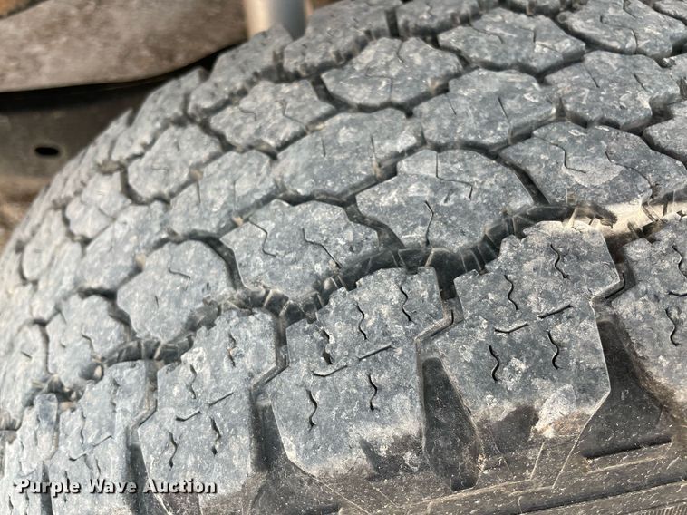 image for item DM0261 2017 Ford F350 Super Duty  SuperCab utility bed pickup truck