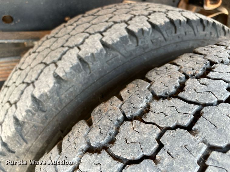 image for item DM0261 2017 Ford F350 Super Duty  SuperCab utility bed pickup truck