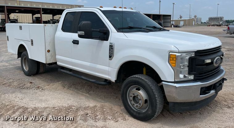 image for item DM0262 2017  Ford F350 Super Duty  SuperCab utility bed pickup truck