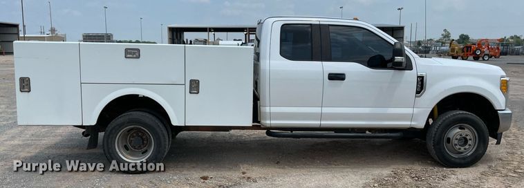 image for item DM0262 2017  Ford F350 Super Duty  SuperCab utility bed pickup truck