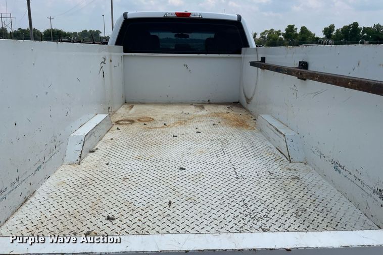 image for item DM0262 2017  Ford F350 Super Duty  SuperCab utility bed pickup truck