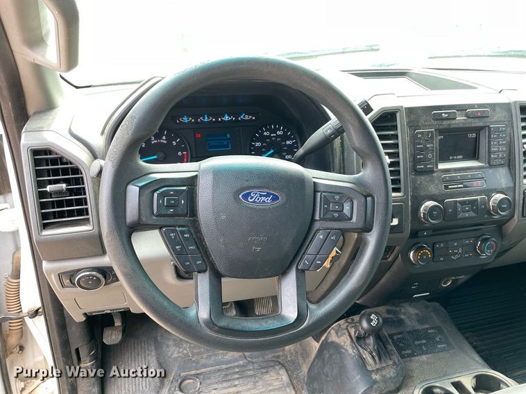 image for item DM0262 2017  Ford F350 Super Duty  SuperCab utility bed pickup truck