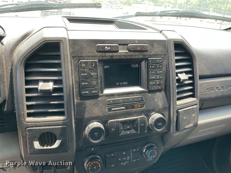 image for item DM0262 2017  Ford F350 Super Duty  SuperCab utility bed pickup truck