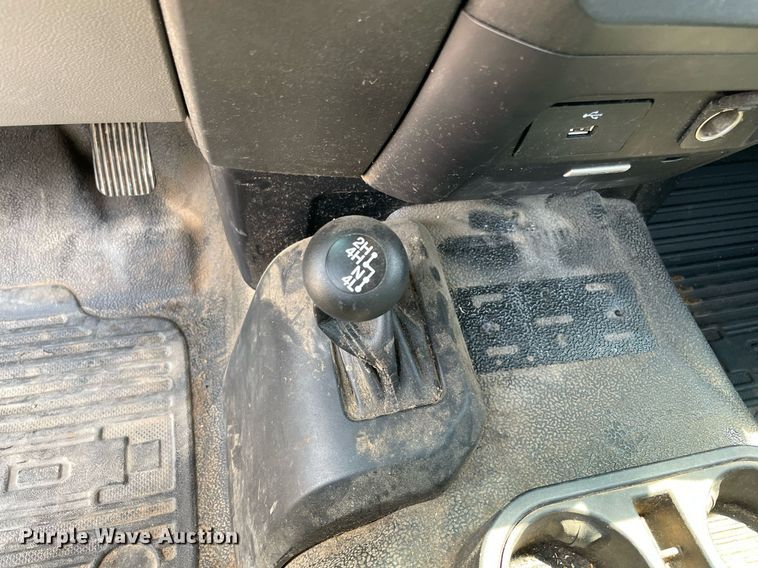 image for item DM0262 2017  Ford F350 Super Duty  SuperCab utility bed pickup truck