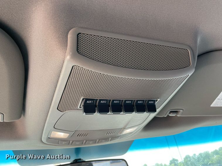 image for item DM0262 2017  Ford F350 Super Duty  SuperCab utility bed pickup truck