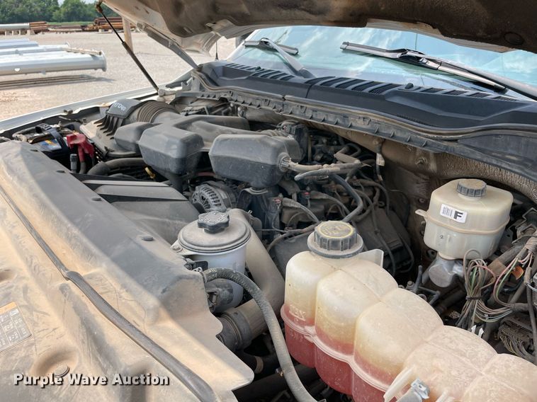 image for item DM0262 2017  Ford F350 Super Duty  SuperCab utility bed pickup truck