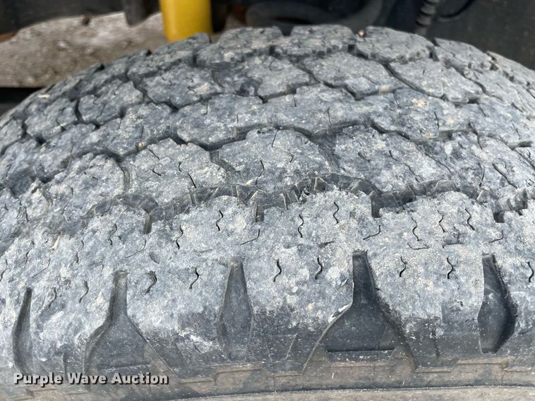 image for item DM0262 2017  Ford F350 Super Duty  SuperCab utility bed pickup truck