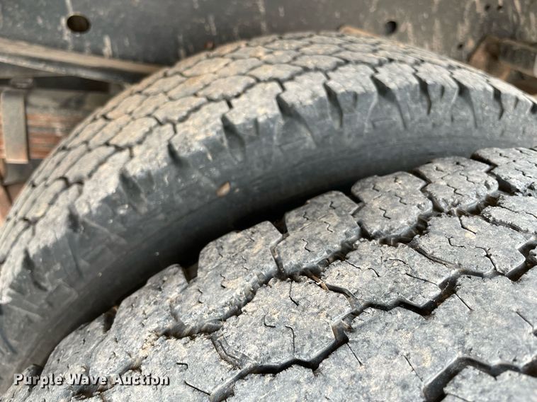 image for item DM0262 2017  Ford F350 Super Duty  SuperCab utility bed pickup truck