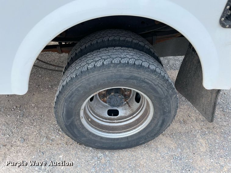 image for item DM0262 2017  Ford F350 Super Duty  SuperCab utility bed pickup truck