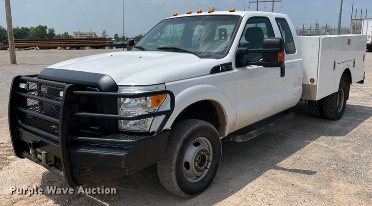 image for item DM0263 2016 Ford F350 Super Duty  SuperCab utility bed pickup truck