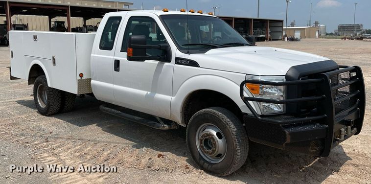image for item DM0263 2016 Ford F350 Super Duty  SuperCab utility bed pickup truck