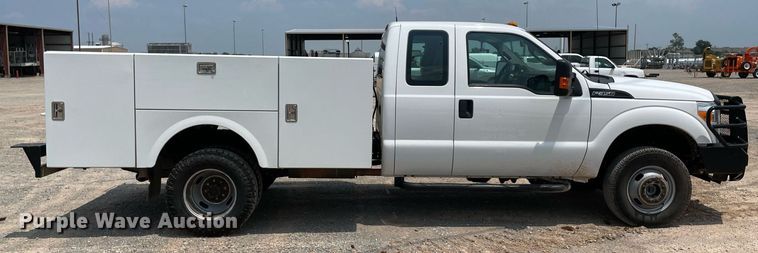 image for item DM0263 2016 Ford F350 Super Duty  SuperCab utility bed pickup truck