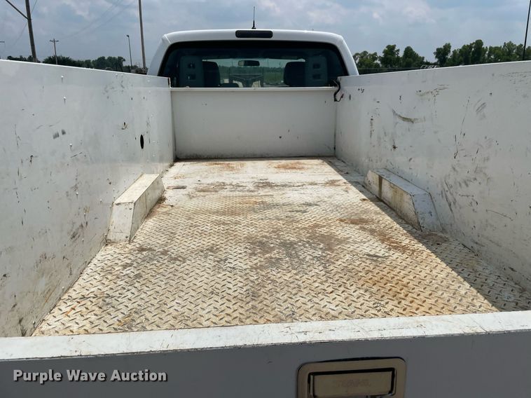 image for item DM0263 2016 Ford F350 Super Duty  SuperCab utility bed pickup truck
