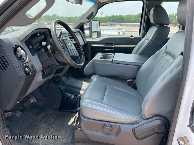 image for item DM0263 2016 Ford F350 Super Duty  SuperCab utility bed pickup truck