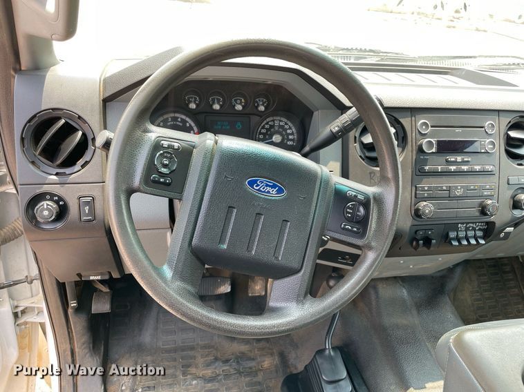 image for item DM0263 2016 Ford F350 Super Duty  SuperCab utility bed pickup truck