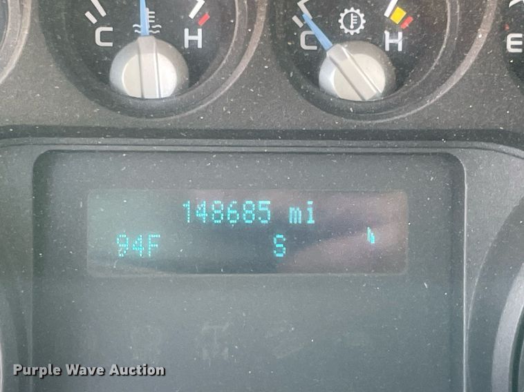 image for item DM0263 2016 Ford F350 Super Duty  SuperCab utility bed pickup truck