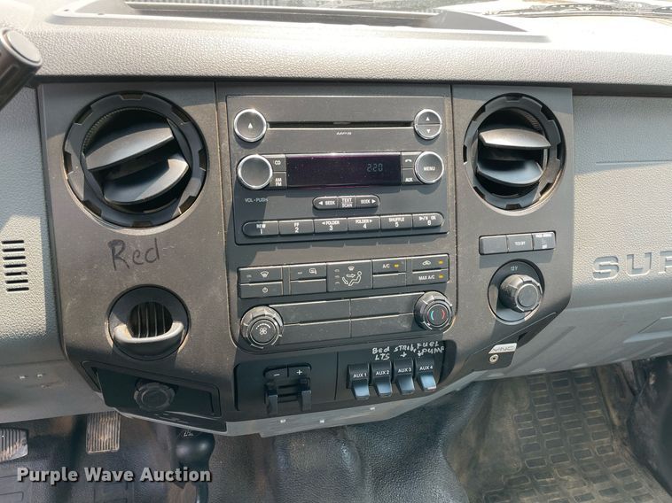 image for item DM0263 2016 Ford F350 Super Duty  SuperCab utility bed pickup truck