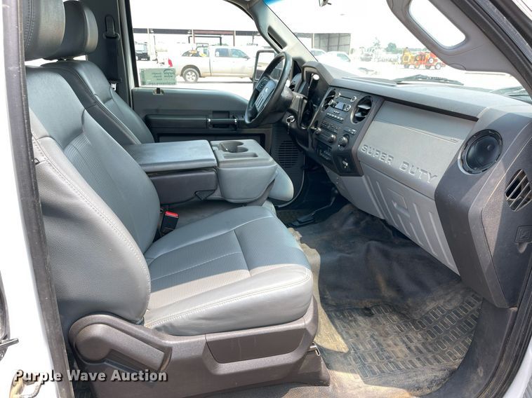 image for item DM0263 2016 Ford F350 Super Duty  SuperCab utility bed pickup truck