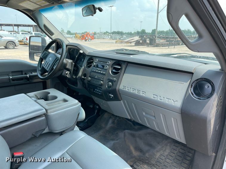 image for item DM0263 2016 Ford F350 Super Duty  SuperCab utility bed pickup truck