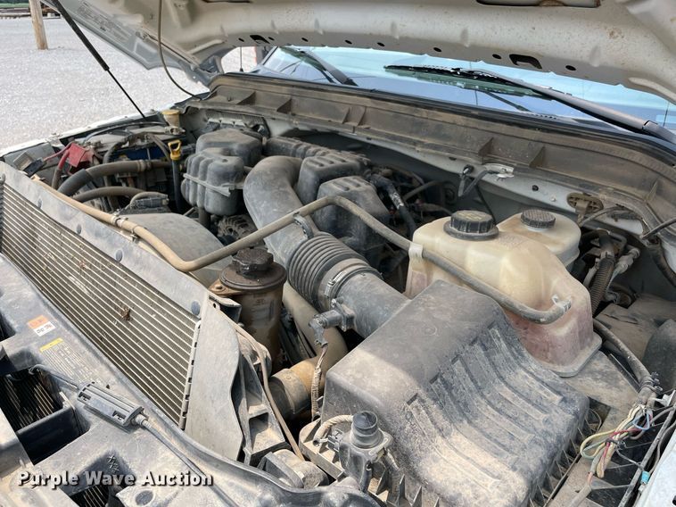 image for item DM0263 2016 Ford F350 Super Duty  SuperCab utility bed pickup truck