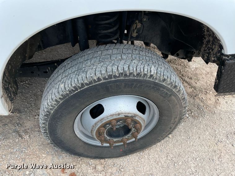 image for item DM0263 2016 Ford F350 Super Duty  SuperCab utility bed pickup truck