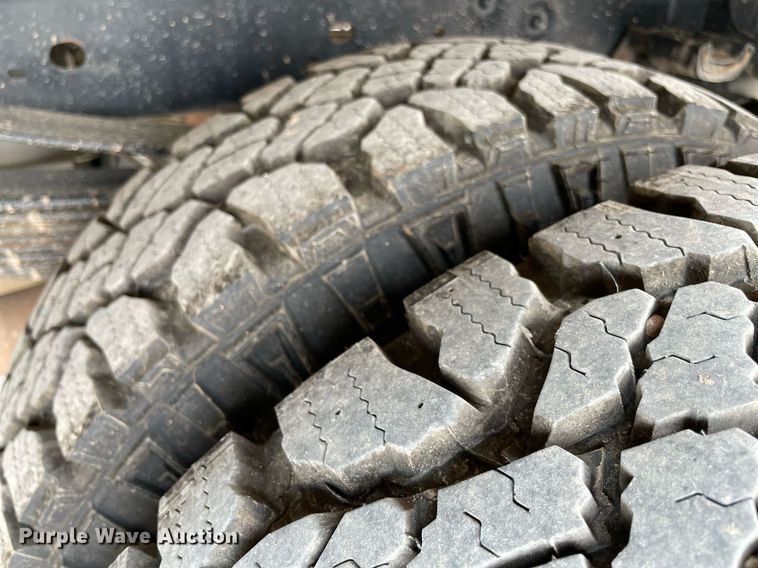 image for item DM0263 2016 Ford F350 Super Duty  SuperCab utility bed pickup truck