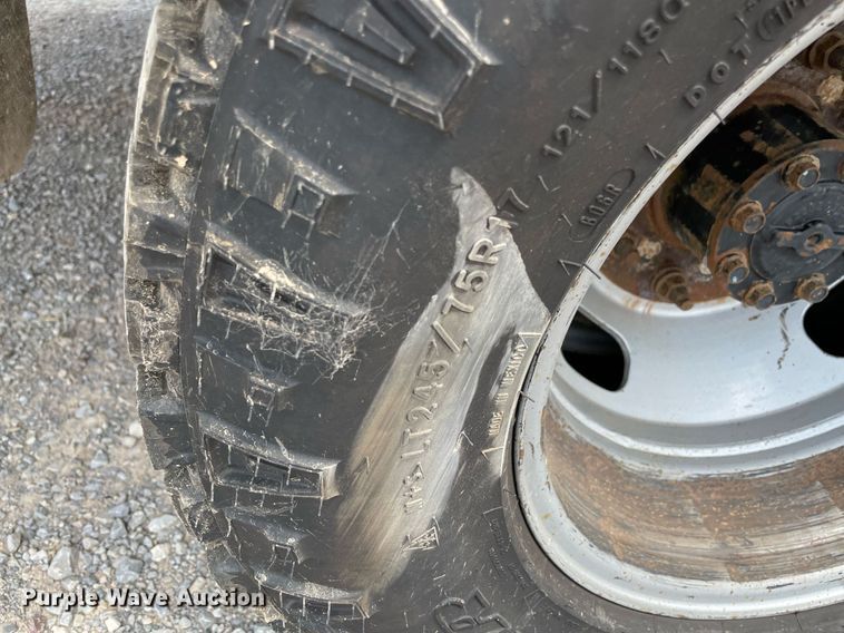 image for item DM0263 2016 Ford F350 Super Duty  SuperCab utility bed pickup truck