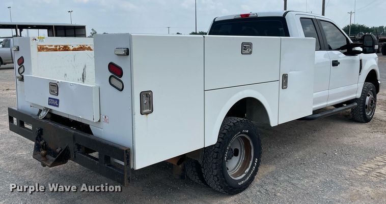 image for item DM0265 2017 Ford F350 Super Duty  SuperCab utility bed pickup truck