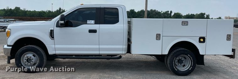 image for item DM0265 2017 Ford F350 Super Duty  SuperCab utility bed pickup truck