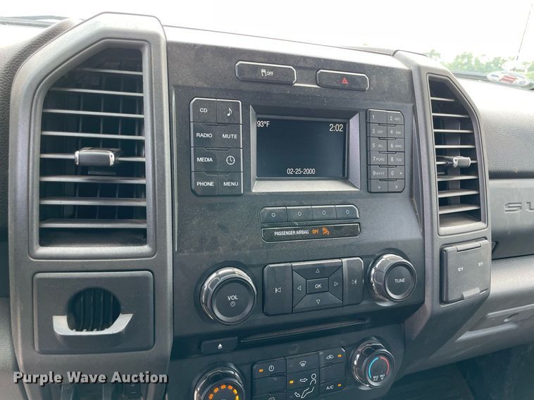 image for item DM0265 2017 Ford F350 Super Duty  SuperCab utility bed pickup truck