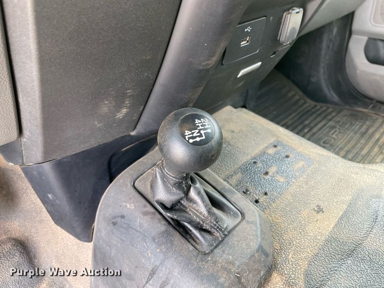 image for item DM0265 2017 Ford F350 Super Duty  SuperCab utility bed pickup truck