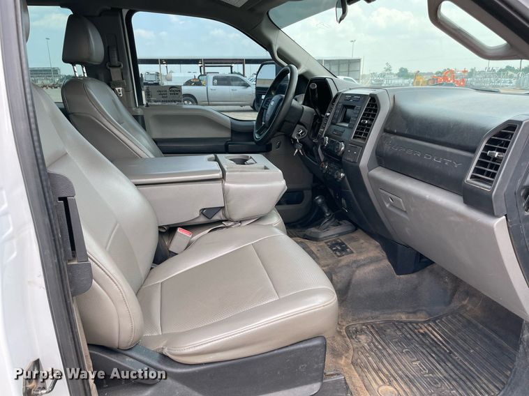 image for item DM0265 2017 Ford F350 Super Duty  SuperCab utility bed pickup truck