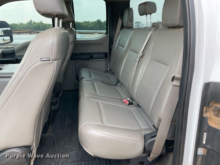 image for item DM0265 2017 Ford F350 Super Duty  SuperCab utility bed pickup truck