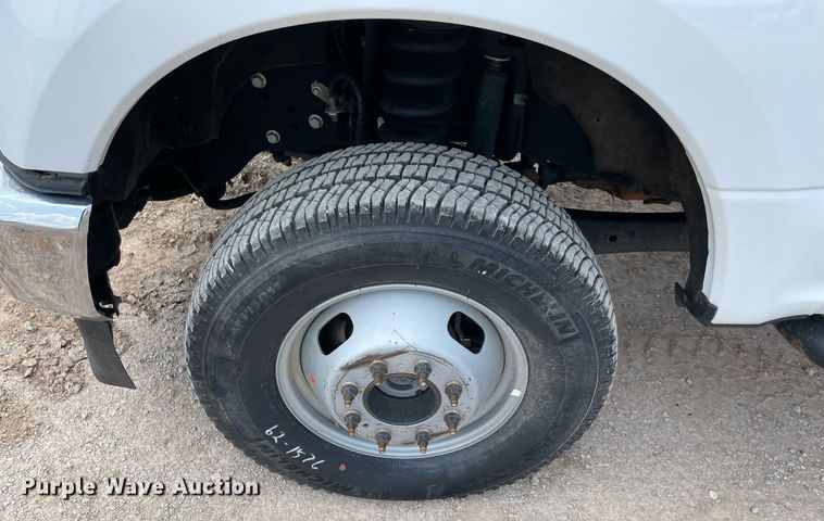 image for item DM0265 2017 Ford F350 Super Duty  SuperCab utility bed pickup truck