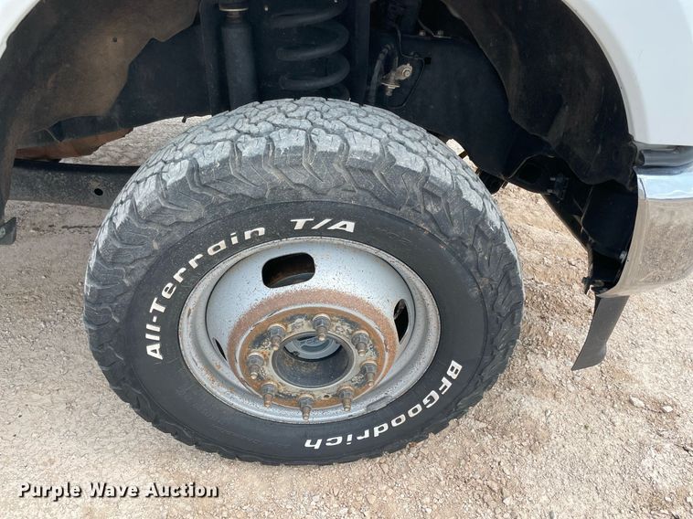 image for item DM0265 2017 Ford F350 Super Duty  SuperCab utility bed pickup truck