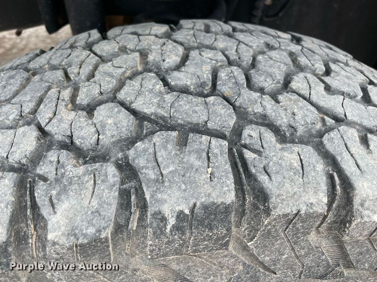 image for item DM0265 2017 Ford F350 Super Duty  SuperCab utility bed pickup truck